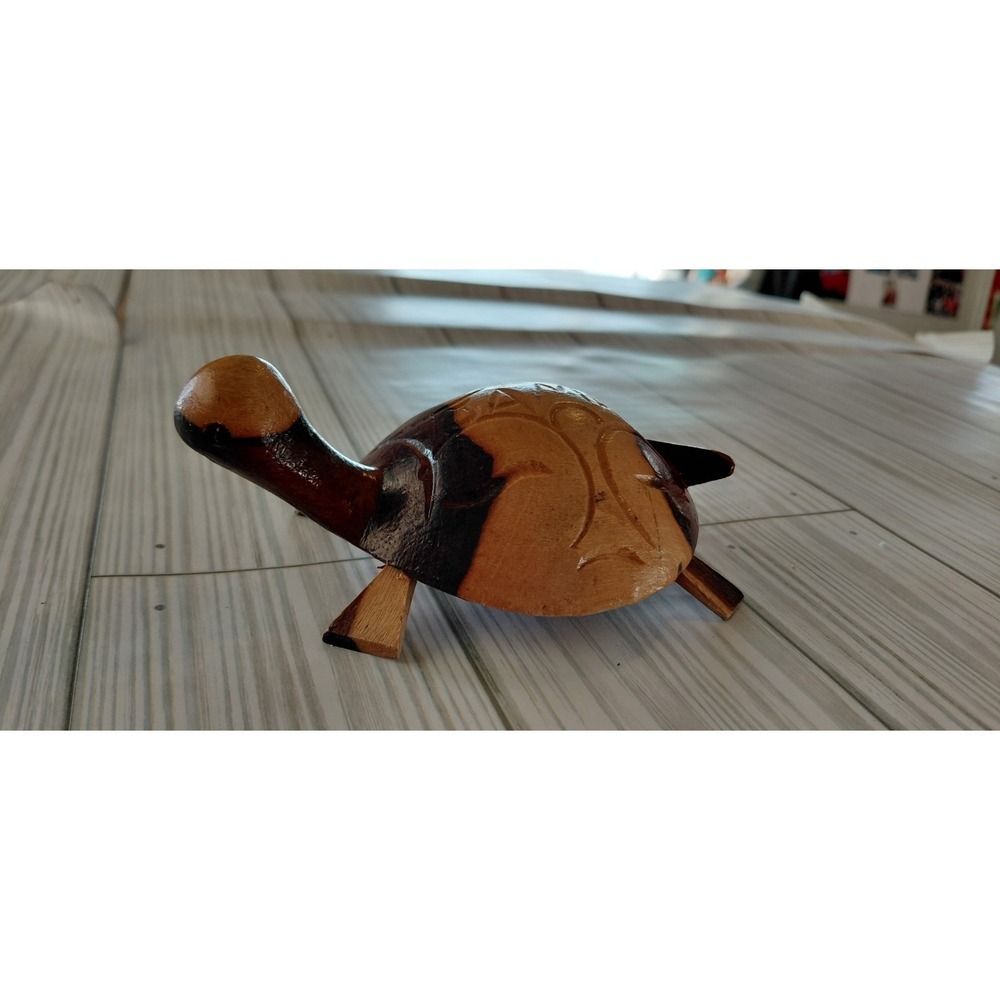 hand-carved‎ wooden turtle figurine folk art collectible item Jamaica Souvenir